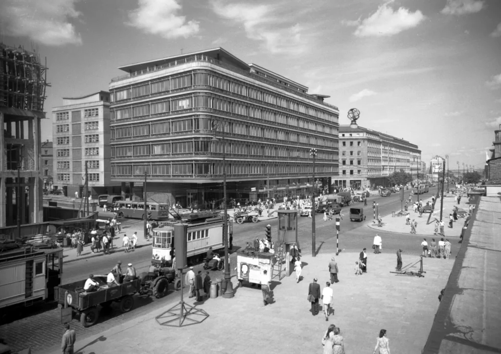 centralny dom towarowy w warszawie